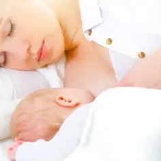 Ból głowy podczas karmienia? Sprawdzone sposoby na szybką ulgę dla mamy