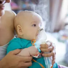 Bezpieczna inhalacja niemowlaka krok po kroku - ratuj dziecku oddech!