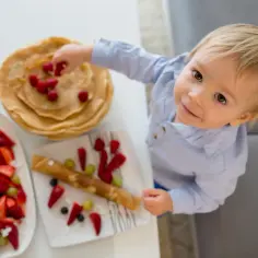 Co na podwieczorek dla niemowlaka: 10 zdrowych przekąsek