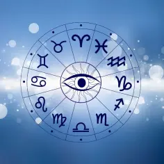 Oko opatrzności w centrum koła zodiaku. Sprawdź swój horoskop na przyszły tydzień Strzelec i odkryj, co mówią gwiazdy.