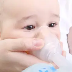 Zapalenie oskrzeli u niemowlaka: Niepokojące objawy wymagające natychmiastowej pomocy