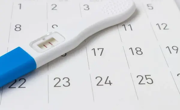Kiedy zrobić test ciążowy przy karmieniu piersią? Ważne fakty